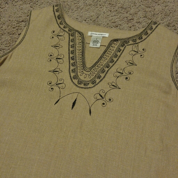 Linen Stitched Laura Ashley Tank Top - Picture 2 of 7